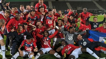 El Lille aguanta la presión del PSG y se proclama campeón de Francia El Lille aguanta la presión del PSG y se proclama campeón de Francia