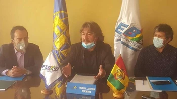 Consiguen el primer auto para los ganadores del Campeonato Nacional de Rally Consiguen el primer auto para los ganadores del Campeonato Nacional de Rally