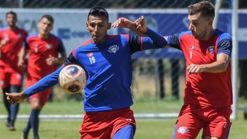Wilstermann quiere volver a saborear el triunfo en Santa Cruz Wilstermann quiere volver a saborear el triunfo en Santa Cruz