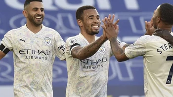 Manchester City se pasea ante Leicester Manchester City se pasea ante Leicester