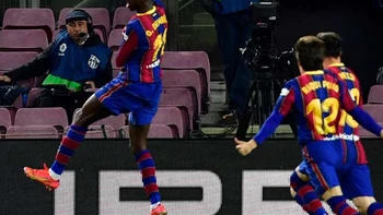 El Barcelona derrotó (1-0) al Valladolid y se pone a un punto del líder El Barcelona derrotó (1-0) al Valladolid y se pone a un punto del líder