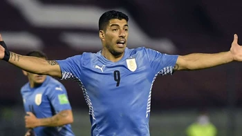 Suárez y Cavani encabezan la lista de convocados de Uruguay Suárez y Cavani encabezan la lista de convocados de Uruguay
