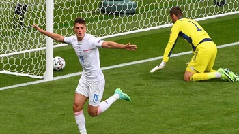 República Checa arrodilló a Escocia en el complemento del grupo D de la Eurocopa República Checa arrodilló a Escocia en el complemento del grupo D de la Eurocopa