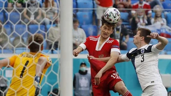 Rusia logra su primera victoria en la Eurocopa al vencer (1-0) a Finlandia Rusia logra su primera victoria en la Eurocopa al vencer (1-0) a Finlandia