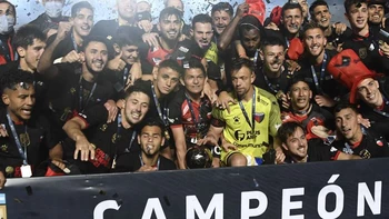 Colón es campeón de la Copa de la Liga argentina Colón es campeón de la Copa de la Liga argentina