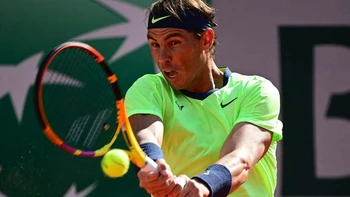 Nadal gana sin piedad y Djokovic vence con susto en Roland Garros Nadal gana sin piedad y Djokovic vence con susto en Roland Garros
