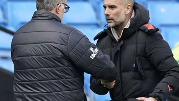 Leeds de Bielsa, pese a jugar con 10, gana por 2-1 al Manchester City de Guardiola Leeds de Bielsa, pese a jugar con 10, gana por 2-1 al Manchester City de Guardiola