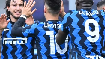 El Inter sufre para lograr su undécima victoria consecutiva El Inter sufre para lograr su undécima victoria consecutiva