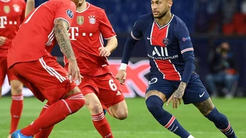 Neymar celebró la clasificación del PSG pese a que fue con derrota Neymar celebró la clasificación del PSG pese a que fue con derrota