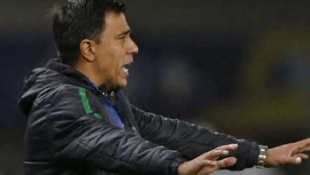 César Farías: “Nos vamos sin puntos y eso es doloroso, frustrante” César Farías: “Nos vamos sin puntos y eso es doloroso, frustrante”