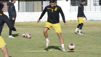 El Tigre ficha al lateral Jaime Villamil y al juvenil atacante José Flores El Tigre ficha al lateral Jaime Villamil y al juvenil atacante José Flores