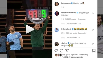 Kun Agüero se tomó con humor el error del cuarto árbitro Kun Agüero se tomó con humor el error del cuarto árbitro
