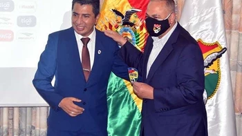 Los árbitros de Bolivia se suman a los 10 clubes que determinaron paralizar el torneo Los árbitros de Bolivia se suman a los 10 clubes que determinaron paralizar el torneo