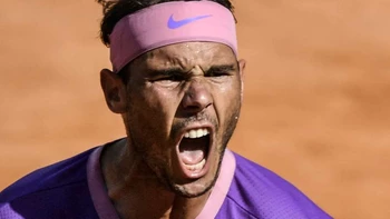 Nadal sobrevive in extremis en Roma y Djokovic se pasea Nadal sobrevive in extremis en Roma y Djokovic se pasea
