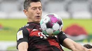 Lewandowski iguala el récord de Gerd Müller de 40 goles en una temporada de Bundesliga Lewandowski iguala el récord de Gerd Müller de 40 goles en una temporada de Bundesliga