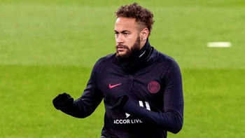 Neymar de regreso al centro de entrenamiento del PSG Neymar de regreso al centro de entrenamiento del PSG