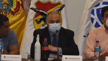 Presidente de la FBF demanda a delegado de Guabirá ante el Tribunal de Disciplina Deportiva Presidente de la FBF demanda a delegado de Guabirá ante el Tribunal de Disciplina Deportiva