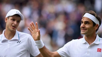 Federer eliminado de Wimbledon, Djokovic pasa a semifinales Federer eliminado de Wimbledon, Djokovic pasa a semifinales