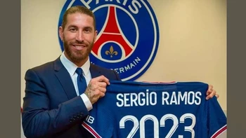 Sergio Ramos fue presentado como nuevo jugador del París Saint-Germain Sergio Ramos fue presentado como nuevo jugador del París Saint-Germain