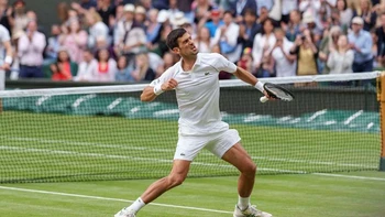 Djokovic, a un pasó del récord, jugará la final de Wimbledon ante Berrettini Djokovic, a un pasó del récord, jugará la final de Wimbledon ante Berrettini