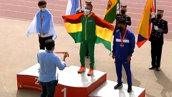 Boliviano Ninavia gana medalla de oro en el Sudamericano de Atletismo Boliviano Ninavia gana medalla de oro en el Sudamericano de Atletismo