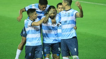 Blooming derrotó a Nacional Potosí con un doblete de Rafinha (2-1) Blooming derrotó a Nacional Potosí con un doblete de Rafinha (2-1)