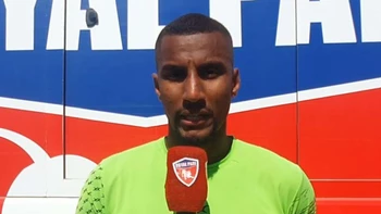 Jefferson Tavares pide la titularidad con goles en Royal Pari Jefferson Tavares pide la titularidad con goles en Royal Pari