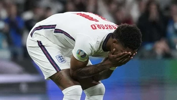 "No me disculparé jamás por ser quien soy", dijo el delantero inglés Rashford tras ataques racistas "No me disculparé jamás por ser quien soy", dijo el delantero inglés Rashford tras ataques racistas