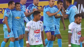 Bolívar triunfa ante Real Tomayapo y se va a la punta del torneo boliviano Bolívar triunfa ante Real Tomayapo y se va a la punta del torneo boliviano