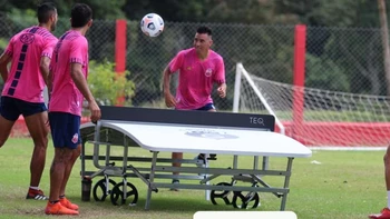 Andrada retomará la idea de jugar con una línea de cuatro defensores ante Montevideo City Andrada retomará la idea de jugar con una línea de cuatro defensores ante Montevideo City