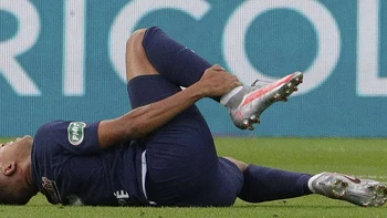 Mbappé tiene un esguince de tobillo y es duda para el duelo de Champions Mbappé tiene un esguince de tobillo y es duda para el duelo de Champions