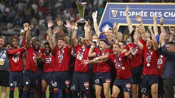 El Lille destrona de nuevo al PSG, esta vez por la supercopa de Francia El Lille destrona de nuevo al PSG, esta vez por la supercopa de Francia