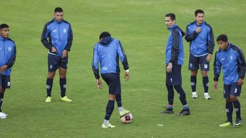 Jugadores de Blooming continúan a la espera del sueldo de marzo Jugadores de Blooming continúan a la espera del sueldo de marzo