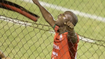 Guabirá aseguró el triunfo ante Blooming con un primer tiempo contundente (4-2) Guabirá aseguró el triunfo ante Blooming con un primer tiempo contundente (4-2)