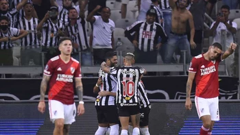Brasil mete a uno de los suyos en final de Libertadores-2021 con la semifinal Mineiro-Palmeiras Brasil mete a uno de los suyos en final de Libertadores-2021 con la semifinal Mineiro-Palmeiras