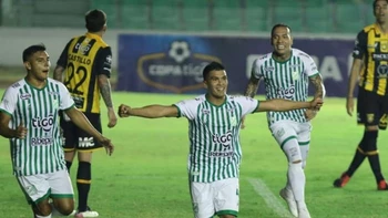 Oriente volvió a ganar después de tres fechas y frenó al líder The Strongest Oriente volvió a ganar después de tres fechas y frenó al líder The Strongest