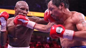 El cubano Ugás sorprende a Pacquiao, que especula con su retiro El cubano Ugás sorprende a Pacquiao, que especula con su retiro