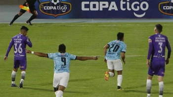 Aurora se hizo un festín con Real Potosí (5-0) Aurora se hizo un festín con Real Potosí (5-0)