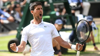 Novac Djokovic hizo de ‘pianista’ tocando "We are the champions" Novac Djokovic hizo de ‘pianista’ tocando "We are the champions"