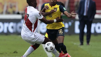 Perú revive con su victoria sobre Ecuador en Quito (1-2) Perú revive con su victoria sobre Ecuador en Quito (1-2)