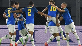 Brasil está imparable en las eliminatorias; le ganó a Paraguay en Asunción Brasil está imparable en las eliminatorias; le ganó a Paraguay en Asunción