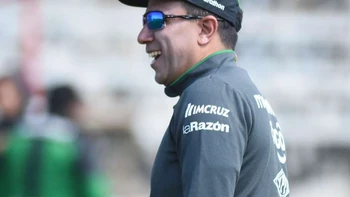 César Farías: “Queremos una selección ofensiva y que enamore a la gente” César Farías: “Queremos una selección ofensiva y que enamore a la gente”