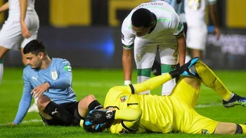 Ni con doblete de Martins se salvó Bolivia de caer en Montevideo ante Uruguay (4-2) Ni con doblete de Martins se salvó Bolivia de caer en Montevideo ante Uruguay (4-2)