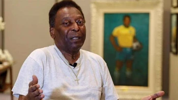 Pelé fue operado de un tumor en el colon en Sao Paulo Pelé fue operado de un tumor en el colon en Sao Paulo