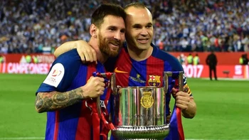 Andrés Iniesta: "Será difícil ver a Messi con otra camiseta" Andrés Iniesta: "Será difícil ver a Messi con otra camiseta"