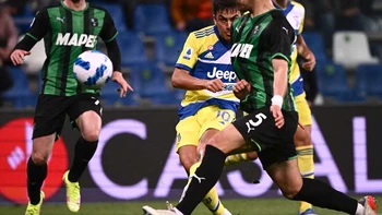 Juventus remonta 2-1 ante Sassuolo y se coloca a un punto del podio Juventus remonta 2-1 ante Sassuolo y se coloca a un punto del podio