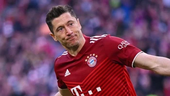 Robert Lewandowski pide tres años de contrato a sus pretendientes Robert Lewandowski pide tres años de contrato a sus pretendientes