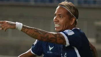 Gol agónico de Dayro Moreno metió al Bucaramanga en las semifinales del fútbol colombiano Gol agónico de Dayro Moreno metió al Bucaramanga en las semifinales del fútbol colombiano