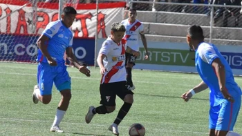 Always Ready goleó (3-0) a Blooming y entró en zona de clasificación Always Ready goleó (3-0) a Blooming y entró en zona de clasificación
