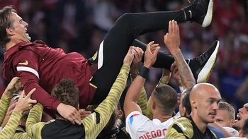 Sevilla clasificó a la Champions y Alavés descendió a la segunda división Sevilla clasificó a la Champions y Alavés descendió a la segunda división